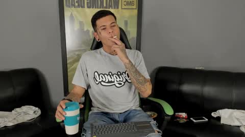 Snapshot of jamesinked_ chatting on December 7, 10:06 pm Jamesinked online show from December 7, 10:06 pm