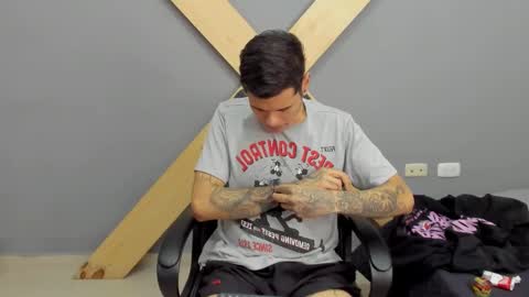 Snapshot of jamesinked_ chatting on December 16, 3:00 pm Jamesinked online show from December 16, 3:00 pm