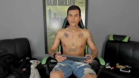 Snapshot of jamesinked_ chatting on February 12, 7:24 pm Jamesinked online show from February 12, 7:24 pm