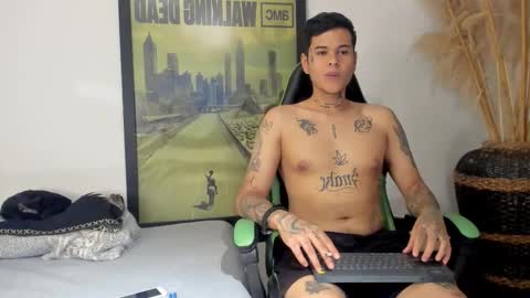 Snapshot of jamesinked_ chatting on January 5, 11:52 pm Jamesinked online show from January 5, 11:52 pm