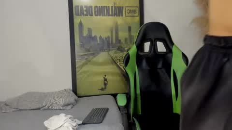 Snapshot of jamesinked_ chatting on January 8, 7:27 pm Jamesinked online show from January 8, 7:27 pm