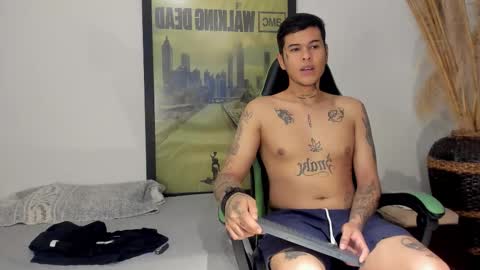 Snapshot of jamesinked_ chatting on January 13, 6:35 pm Jamesinked online show from January 13, 6:35 pm