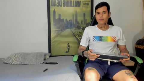 Snapshot of jamesinked_ chatting on January 14, 5:29 pm Jamesinked online show from January 14, 5:29 pm