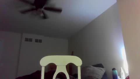 Snapshot of jamesjewels chatting on April 6, 1:58 am jamesjewels online show from April 6, 1:58 am