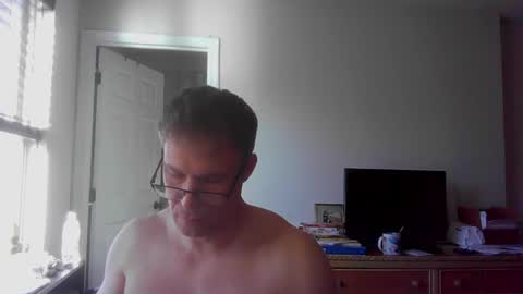 Snapshot of jamesjewels chatting on April 12, 11:48 am jamesjewels online show from April 12, 11:48 am