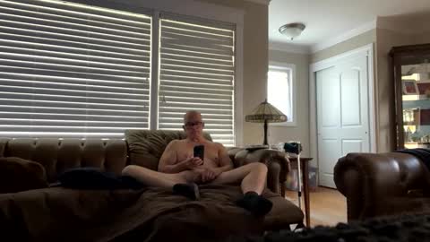 Snapshot of jamesjoyce52 chatting on November 2, 2:41 pm jamesjoyce52 online show from November 2, 2:41 pm