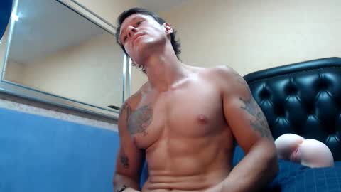 jamesmateo_ online show from September 14, 11:48 pm