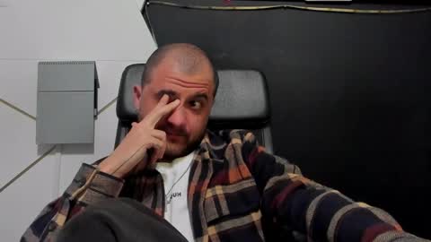 Snapshot of jamesmyersx chatting on April 19, 3:39 am JamesMyers online show from April 19, 3:39 am