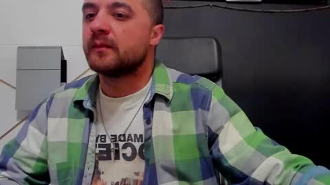 Snapshot of jamesmyersx chatting on May 5, 4:09 am JamesMyers online show from May 5, 4:09 am