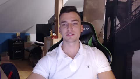 jamesss11158699 online show from December 4, 3:32 pm
