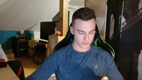 jamesss11158699 online show from December 6, 10:52 pm