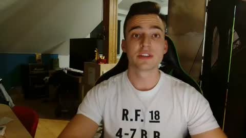 jamesss11158699 online show from December 14, 8:29 pm