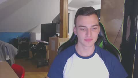 jamesss11158699 online show from January 9, 7:29 pm