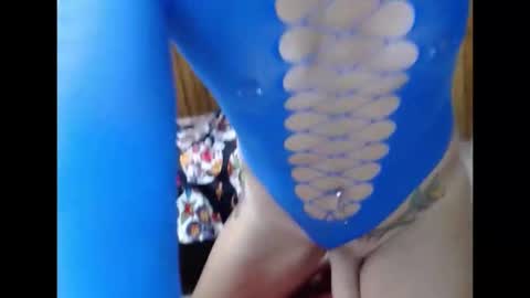 Snapshot of jamiebottoms chatting on December 8, 4:39 pm Jamie Bottoms online show from December 8, 4:39 pm