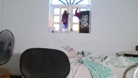 Jammes. online show from October 15, 5:46 pm