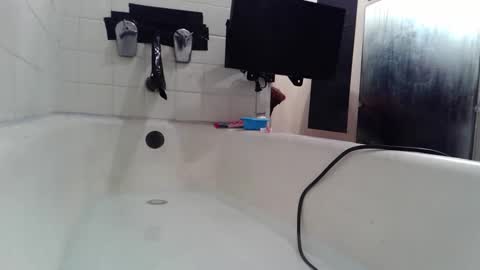 Snapshot of jamwarnerone chatting on October 12, 2:38 pm Bootyshows online show from October 12, 2:38 pm