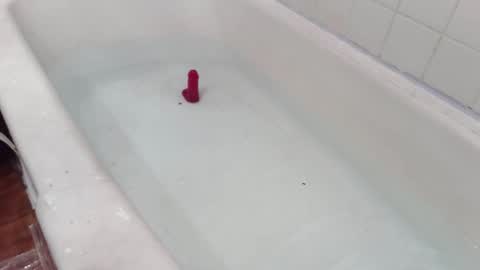 Snapshot of jamwarnerone chatting on October 19, 12:22 am Bootyshows online show from October 19, 12:22 am