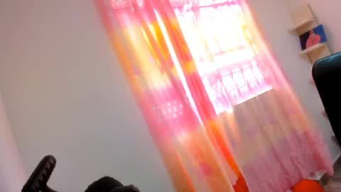 jan_milkhot online show from January 14, 7:00 pm