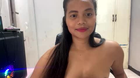 Snapshot of jane186864 chatting on April 6, 9:54 am layslutty online show from April 6, 9:54 am