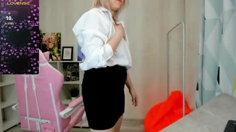 Snapshot of jane_broks chatting on January 8, 12:49 am jane_broks online show from January 8, 12:49 am