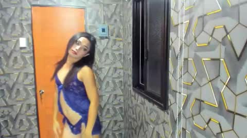 Snapshot of jane_zayerx1005 chatting on January 15, 12:54 pm jane online show from January 15, 12:54 pm