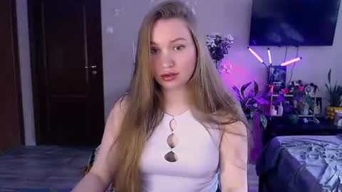 Snapshot of janeblossomhot chatting on June 18, 4:44 pm Jane online show from June 18, 4:44 pm