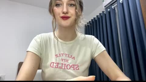 Snapshot of janesspace chatting on April 3, 8:40 pm Janie online show from April 3, 8:40 pm