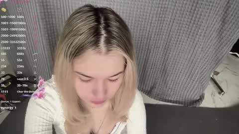 Snapshot of janethcensky chatting on March 22, 9:23 am Aleksia online show from March 22, 9:23 am