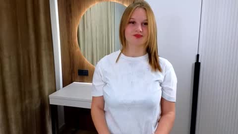 Call me Eva online show from October 28, 4:42 pm