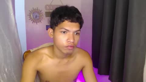 janlloyd04 online show from October 8, 8:45 am