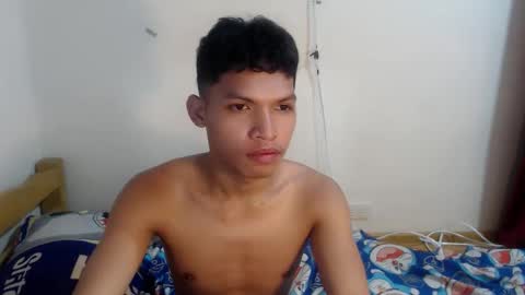 janlloyd04 online show from October 22, 7:52 am