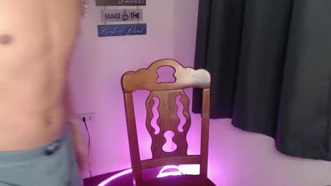 janlloyd04 online show from November 14, 11:53 am