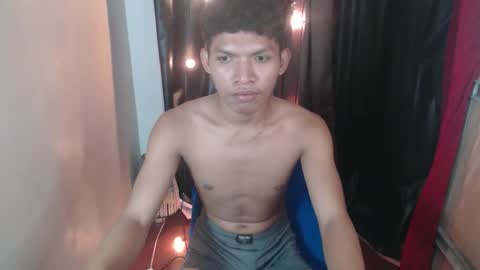 janlloyd04 online show from November 23, 8:47 am