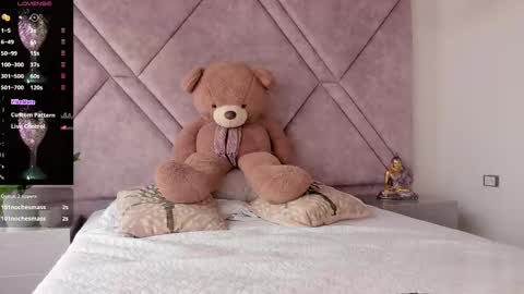 Snapshot of janna_fox_ chatting on February 25, 2:33 pm Janna online show from February 25, 2:33 pm