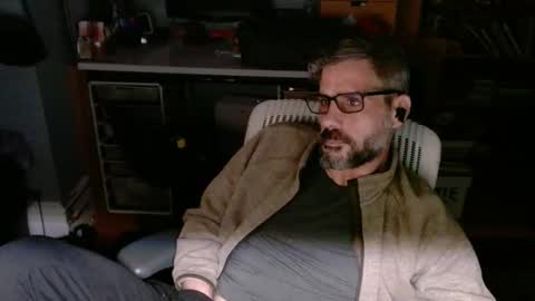 Snapshot of jareth_returns chatting on November 10, 3:16 am jareth_returns online show from November 10, 3:16 am