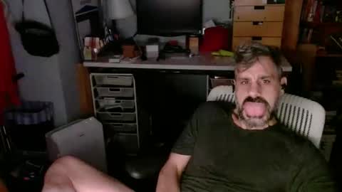 Snapshot of jareth_returns chatting on November 18, 5:34 am jareth_returns online show from November 18, 5:34 am