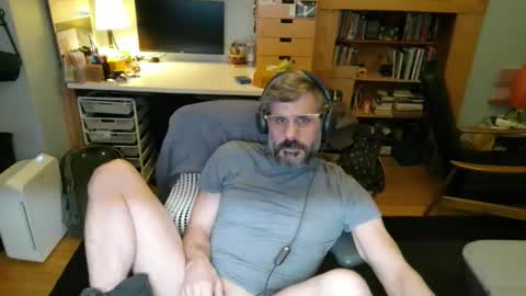 Snapshot of jareth_returns chatting on December 14, 2:28 am jareth_returns online show from December 14, 2:28 am