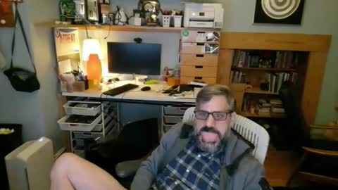 Snapshot of jareth_returns chatting on December 20, 12:40 am jareth_returns online show from December 20, 12:40 am