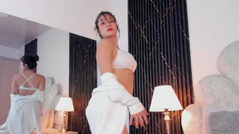 Snapshot of jaslyn__smith chatting on April 18, 5:28 pm Jaslyn online show from April 18, 5:28 pm