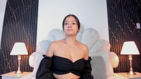 Snapshot of jaslyn__smith chatting on April 23, 5:15 pm Jaslyn online show from April 23, 5:15 pm