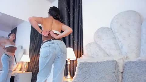 Snapshot of jaslyn__smith chatting on May 15, 5:42 pm Jaslyn online show from May 15, 5:42 pm