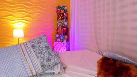 Jasmin Evans online show from December 21, 11:45 pm