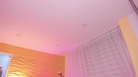 Jasmin Evans online show from February 18, 11:30 pm