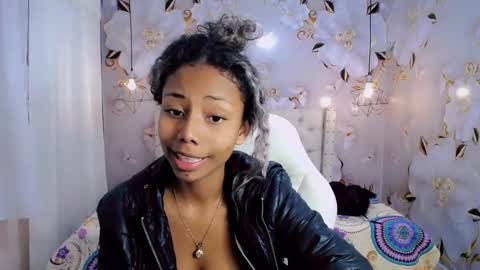 Snapshot of jasmin_brunette_ chatting on December 12, 12:12 pm Jasmin online show from December 12, 12:12 pm