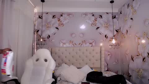 Snapshot of jasmin_brunette_ chatting on January 15, 2:24 pm Jasmin online show from January 15, 2:24 pm