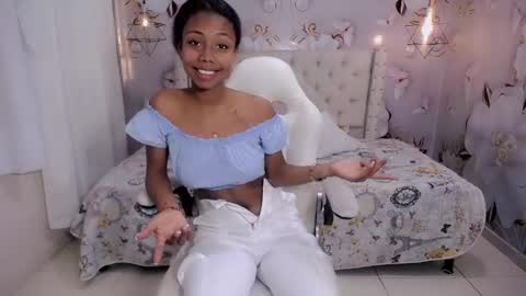 Snapshot of jasmin_brunette_ chatting on January 22, 11:34 am Jasmin online show from January 22, 11:34 am