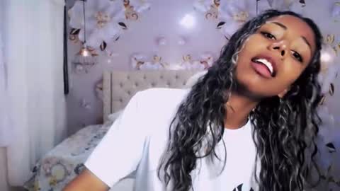 Snapshot of jasmin_brunette_ chatting on January 23, 11:48 am Jasmin online show from January 23, 11:48 am