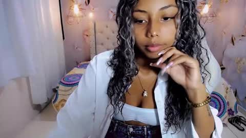 Snapshot of jasmin_brunette_ chatting on February 21, 11:44 am Jasmin online show from February 21, 11:44 am
