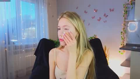 Chloe online show from January 19, 7:34 am