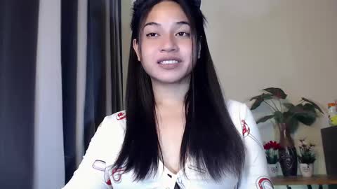 JASMINE online show from April 18, 1:15 pm